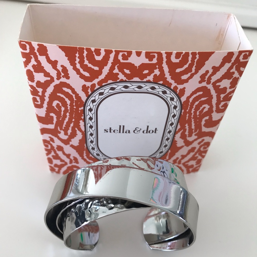Stella and Dot Bangle